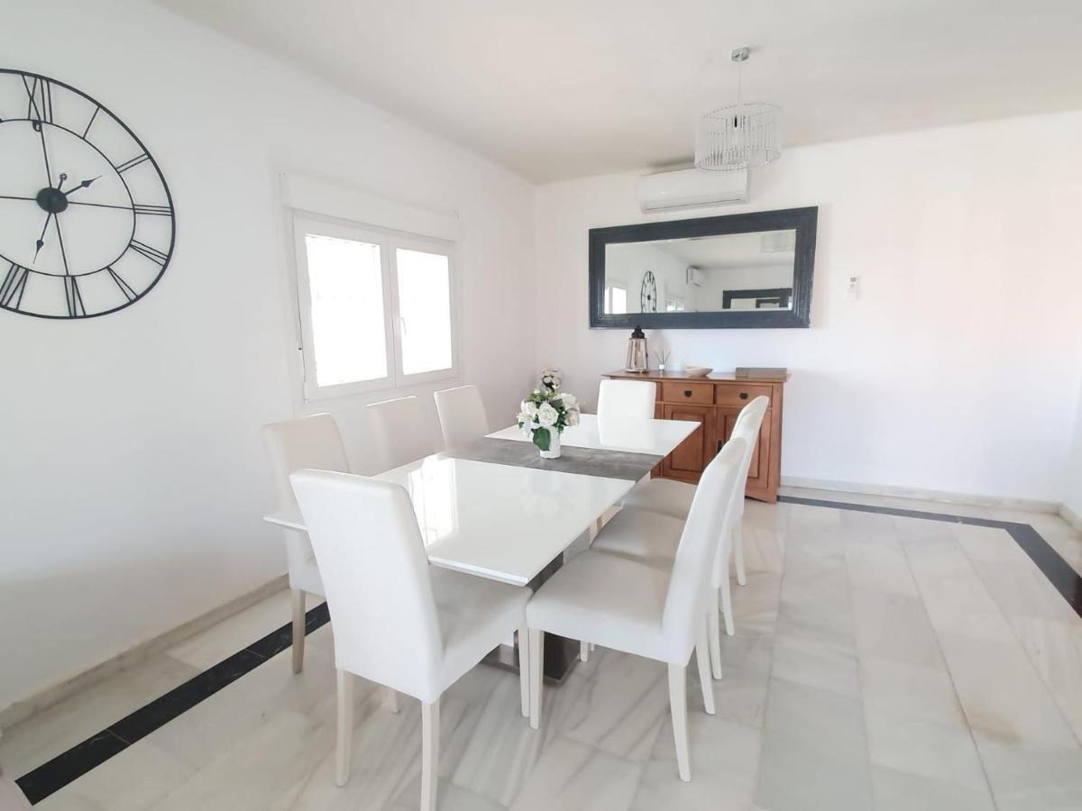 Beautiful 5 Bedroom Villa, Sea Views, Private Pool, Estepona Newly Refurbished Εξωτερικό φωτογραφία