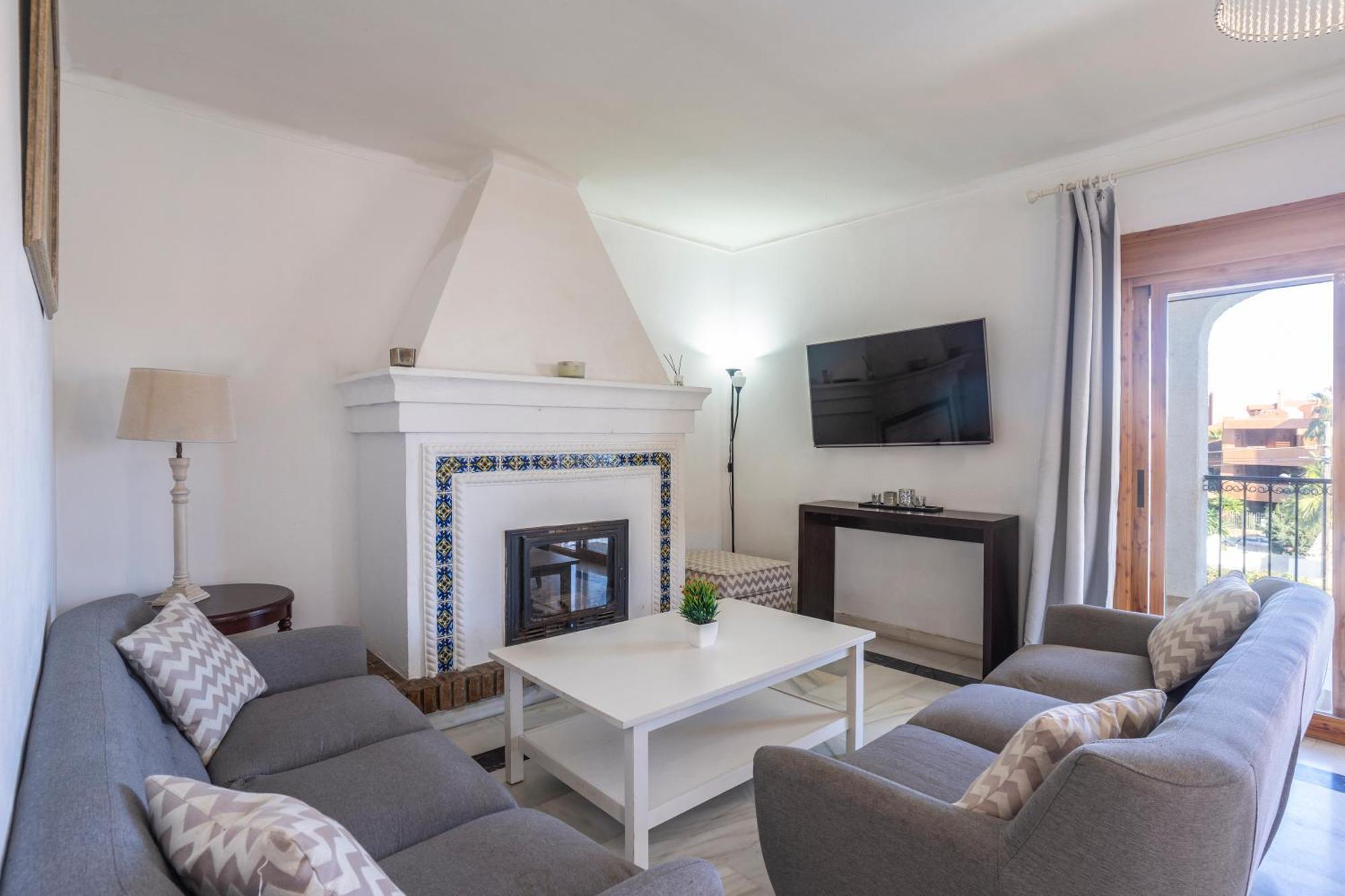Beautiful 5 Bedroom Villa, Sea Views, Private Pool, Estepona Newly Refurbished Εξωτερικό φωτογραφία