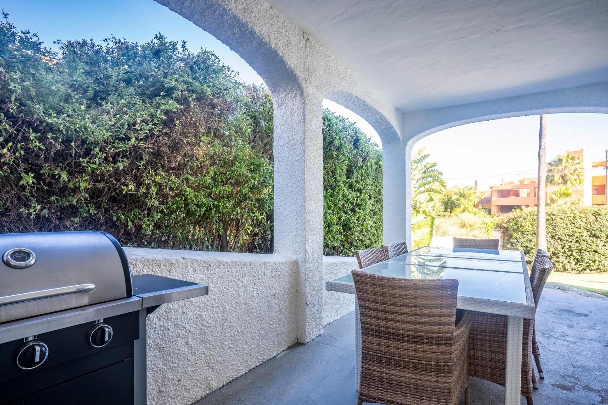 Beautiful 5 Bedroom Villa, Sea Views, Private Pool, Estepona Newly Refurbished Εξωτερικό φωτογραφία