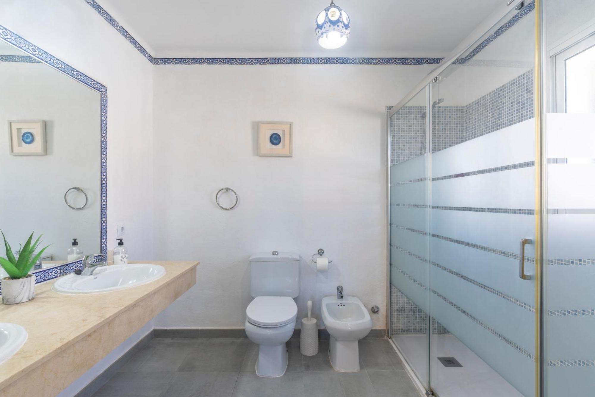 Beautiful 5 Bedroom Villa, Sea Views, Private Pool, Estepona Newly Refurbished Εξωτερικό φωτογραφία
